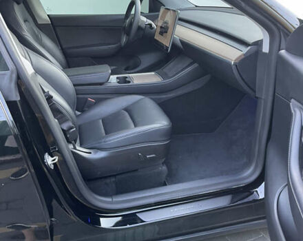 Черный Тесла Model Y, объемом двигателя 0 л и пробегом 65 тыс. км за 25500 $, фото 18 на Automoto.ua