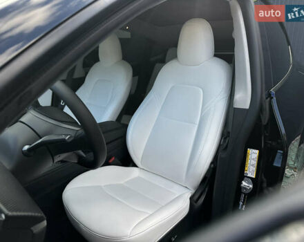 Черный Тесла Model Y, объемом двигателя 0 л и пробегом 136 тыс. км за 26199 $, фото 36 на Automoto.ua