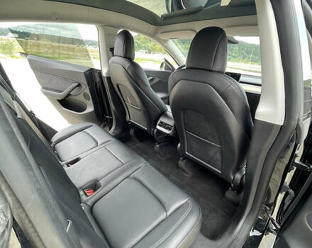 Черный Тесла Model Y, объемом двигателя 0 л и пробегом 83 тыс. км за 25500 $, фото 21 на Automoto.ua