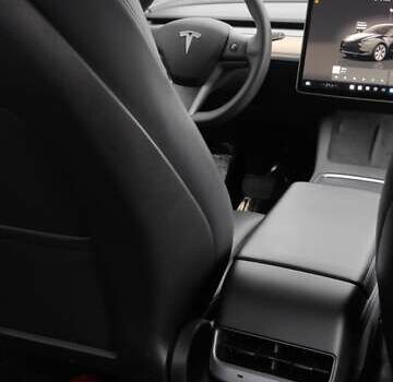 Черный Тесла Model Y, объемом двигателя 0 л и пробегом 46 тыс. км за 25900 $, фото 11 на Automoto.ua