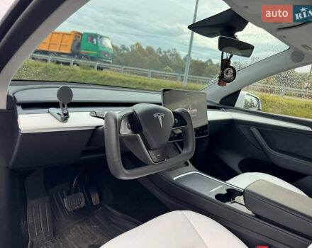 Тесла Model Y 2022 у Стрые на Automoto.ua Чорний Тесла Model Y, об'ємом двигуна 0 л та пробігом 61 тис. км за 27400 $, фото 40 на Automoto.ua