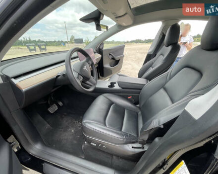 Черный Тесла Model Y, объемом двигателя 0 л и пробегом 83 тыс. км за 25500 $, фото 26 на Automoto.ua