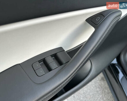 Чорний Тесла Model Y, об'ємом двигуна 0 л та пробігом 135 тис. км за 26499 $, фото 37 на Automoto.ua