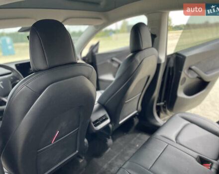 Черный Тесла Model Y, объемом двигателя 0 л и пробегом 83 тыс. км за 25500 $, фото 24 на Automoto.ua