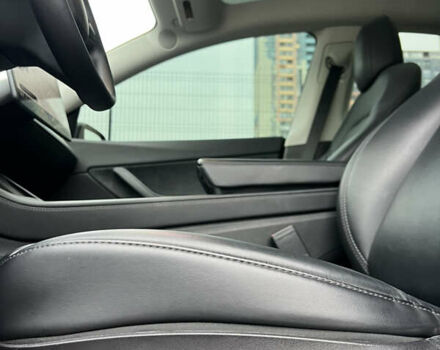 Черный Тесла Model Y, объемом двигателя 0 л и пробегом 61 тыс. км за 22900 $, фото 16 на Automoto.ua