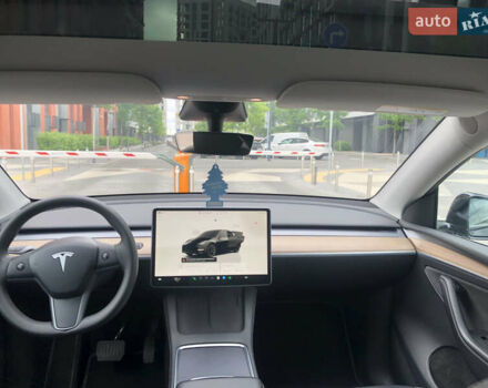 Черный Тесла Model Y, объемом двигателя 0 л и пробегом 43 тыс. км за 32490 $, фото 3 на Automoto.ua