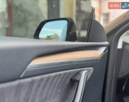 Черный Тесла Model Y, объемом двигателя 0 л и пробегом 58 тыс. км за 34500 $, фото 35 на Automoto.ua