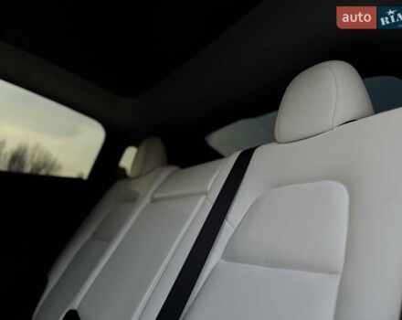 Черный Тесла Model Y, объемом двигателя 0 л и пробегом 44 тыс. км за 34200 $, фото 17 на Automoto.ua