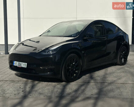 Черный Тесла Model Y, объемом двигателя 0 л и пробегом 24 тыс. км за 31000 $, фото 2 на Automoto.ua