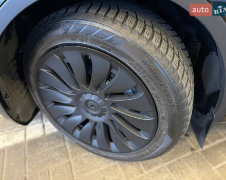 Черный Тесла Model Y, объемом двигателя 0 л и пробегом 53 тыс. км за 34999 $, фото 13 на Automoto.ua