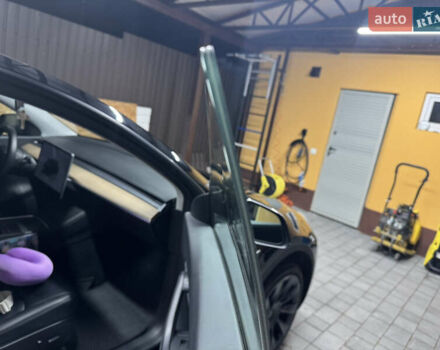 Черный Тесла Model Y, объемом двигателя 0 л и пробегом 89 тыс. км за 25500 $, фото 8 на Automoto.ua