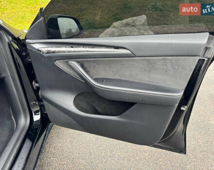 Чорний Тесла Model Y, об'ємом двигуна 0 л та пробігом 53 тис. км за 30500 $, фото 15 на Automoto.ua