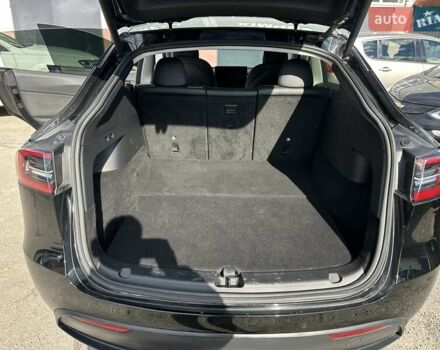 Черный Тесла Model Y, объемом двигателя 0 л и пробегом 49 тыс. км за 27555 $, фото 18 на Automoto.ua