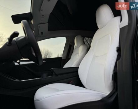 Черный Тесла Model Y, объемом двигателя 0 л и пробегом 44 тыс. км за 34200 $, фото 10 на Automoto.ua