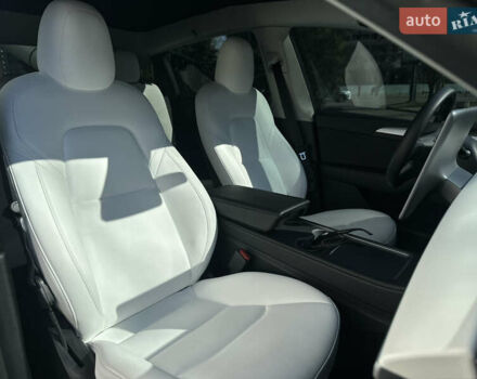 Черный Тесла Model Y, объемом двигателя 0 л и пробегом 24 тыс. км за 31000 $, фото 28 на Automoto.ua