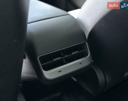 Черный Тесла Model Y, объемом двигателя 0 л и пробегом 136 тыс. км за 26199 $, фото 43 на Automoto.ua