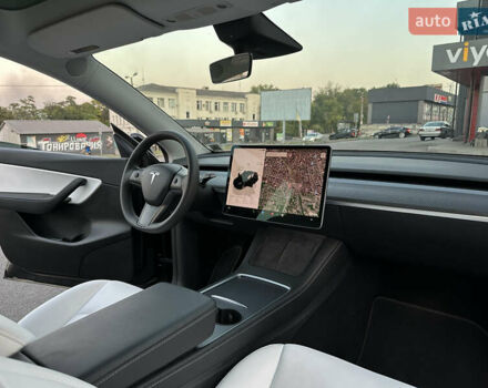 Чорний Тесла Model Y, об'ємом двигуна 0 л та пробігом 135 тис. км за 26499 $, фото 46 на Automoto.ua
