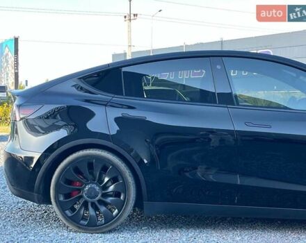 Черный Тесла Model Y, объемом двигателя 0 л и пробегом 73 тыс. км за 27890 $, фото 5 на Automoto.ua