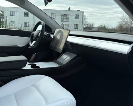 Тесла Model Y 2022 в Луцке на Automoto.ua Черный Тесла Model Y, объемом двигателя 0 л и пробегом 222 тыс. км за 19999 $, фото 41 на Automoto.ua