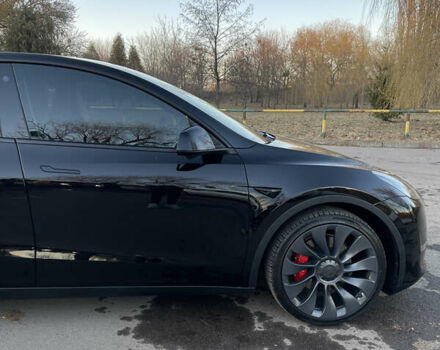 Тесла Model Y 2022 в Ровно на Automoto.ua Черный Тесла Model Y, объемом двигателя 0 л и пробегом 83 тыс. км за 25900 $, фото 2 на Automoto.ua