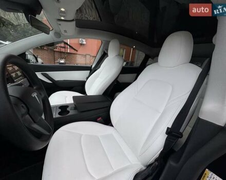 Черный Тесла Model Y, объемом двигателя 0 л и пробегом 45 тыс. км за 25999 $, фото 19 на Automoto.ua