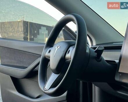Черный Тесла Model Y, объемом двигателя 0 л и пробегом 73 тыс. км за 27890 $, фото 43 на Automoto.ua