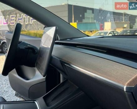 Черный Тесла Model Y, объемом двигателя 0 л и пробегом 73 тыс. км за 27890 $, фото 45 на Automoto.ua