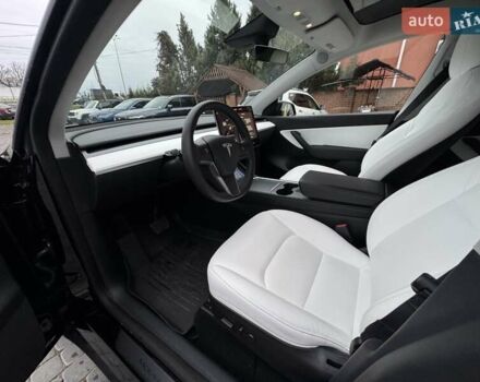 Черный Тесла Model Y, объемом двигателя 0 л и пробегом 45 тыс. км за 25999 $, фото 1 на Automoto.ua
