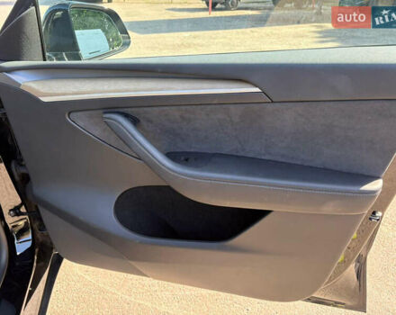 Черный Тесла Model Y, объемом двигателя 0 л и пробегом 51 тыс. км за 23699 $, фото 23 на Automoto.ua