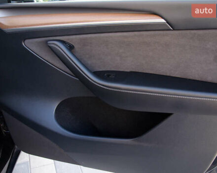 Чорний Тесла Model Y, об'ємом двигуна 0 л та пробігом 130 тис. км за 25500 $, фото 35 на Automoto.ua