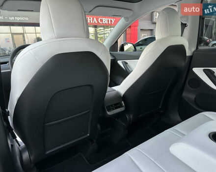 Чорний Тесла Model Y, об'ємом двигуна 0 л та пробігом 135 тис. км за 26499 $, фото 41 на Automoto.ua