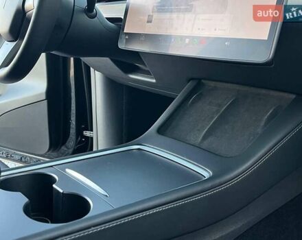 Черный Тесла Model Y, объемом двигателя 0 л и пробегом 73 тыс. км за 27890 $, фото 41 на Automoto.ua