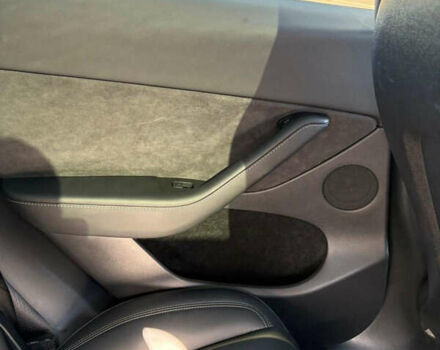 Тесла Model Y 2022 в Ровно на Automoto.ua Черный Тесла Model Y, объемом двигателя 0 л и пробегом 51 тыс. км за 23699 $, фото 25 на Automoto.ua