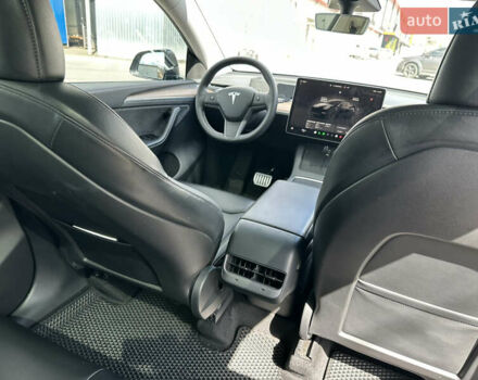 Черный Тесла Model Y, объемом двигателя 0 л и пробегом 36 тыс. км за 40800 $, фото 14 на Automoto.ua