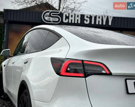 Тесла Model Y 2022 у Стрые на Automoto.ua Чорний Тесла Model Y, об'ємом двигуна 0 л та пробігом 61 тис. км за 27400 $, фото 59 на Automoto.ua