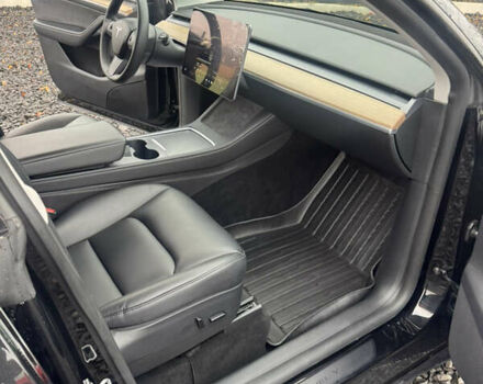 Черный Тесла Model Y, объемом двигателя 0 л и пробегом 224 тыс. км за 27500 $, фото 27 на Automoto.ua