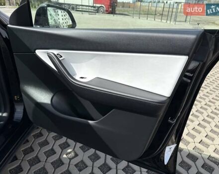 Тесла Model Y 2022 в Луцке на Automoto.ua Черный Тесла Model Y, объемом двигателя 0 л и пробегом 222 тыс. км за 19999 $, фото 47 на Automoto.ua