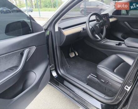Черный Тесла Model Y, объемом двигателя 0 л и пробегом 66 тыс. км за 23990 $, фото 8 на Automoto.ua