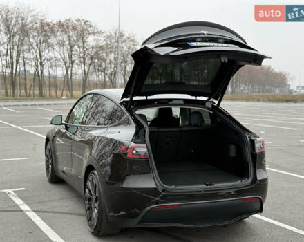 Черный Тесла Model Y, объемом двигателя 0 л и пробегом 22 тыс. км за 27999 $, фото 16 на Automoto.ua