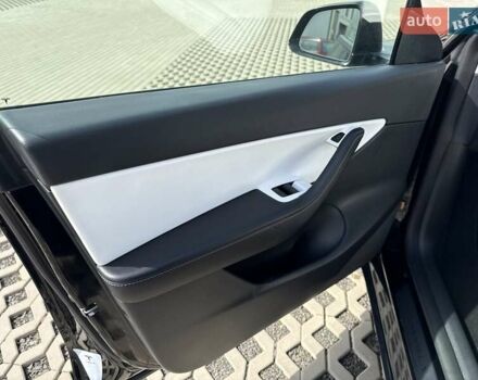 Тесла Model Y 2022 в Луцке на Automoto.ua Черный Тесла Model Y, объемом двигателя 0 л и пробегом 222 тыс. км за 19999 $, фото 37 на Automoto.ua