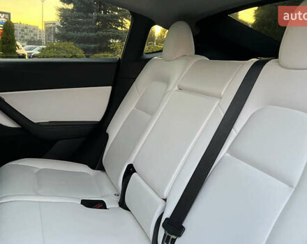 Черный Тесла Model Y, объемом двигателя 0 л и пробегом 121 тыс. км за 25750 $, фото 21 на Automoto.ua