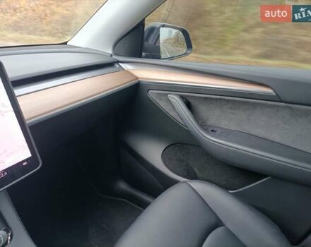 Черный Тесла Model Y, объемом двигателя 0 л и пробегом 52 тыс. км за 26300 $, фото 19 на Automoto.ua