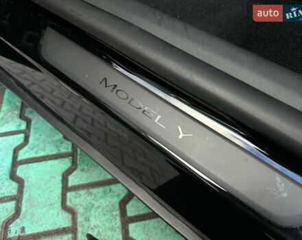 Черный Тесла Model Y, объемом двигателя 0 л и пробегом 136 тыс. км за 26199 $, фото 33 на Automoto.ua