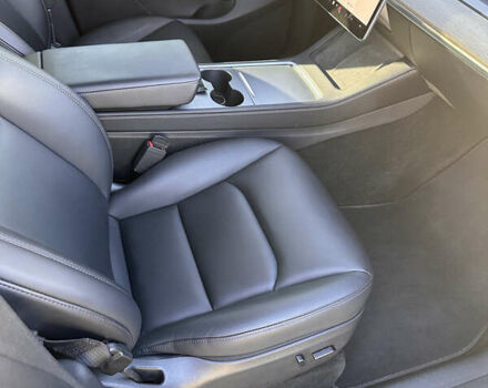 Чорний Тесла Model Y, об'ємом двигуна 0 л та пробігом 53 тис. км за 26500 $, фото 4 на Automoto.ua