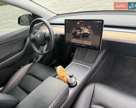 Тесла Model Y 2022 в Ужгороде на Automoto.ua Черный Тесла Model Y, объемом двигателя 0 л и пробегом 65 тыс. км за 26000 $, фото 14 на Automoto.ua