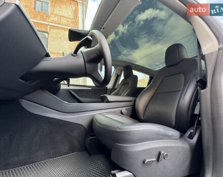 Черный Тесла Model Y, объемом двигателя 0 л и пробегом 58 тыс. км за 34500 $, фото 38 на Automoto.ua