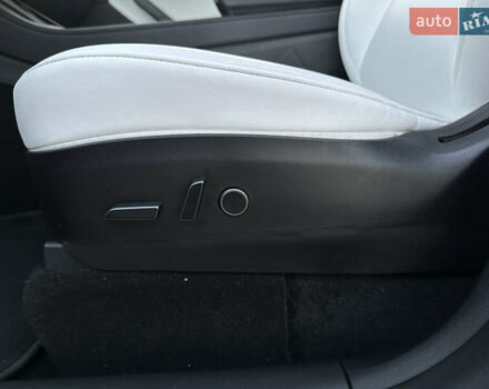 Чорний Тесла Model Y, об'ємом двигуна 0 л та пробігом 135 тис. км за 26499 $, фото 38 на Automoto.ua