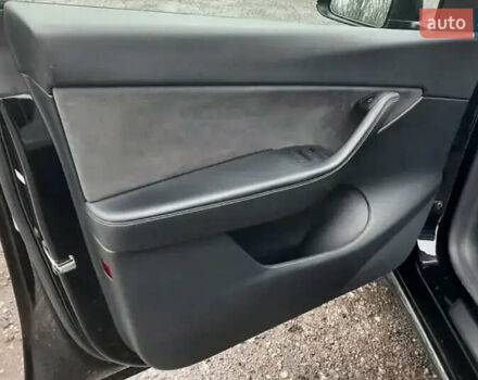 Чорний Тесла Model Y, об'ємом двигуна 0 л та пробігом 132 тис. км за 24500 $, фото 6 на Automoto.ua