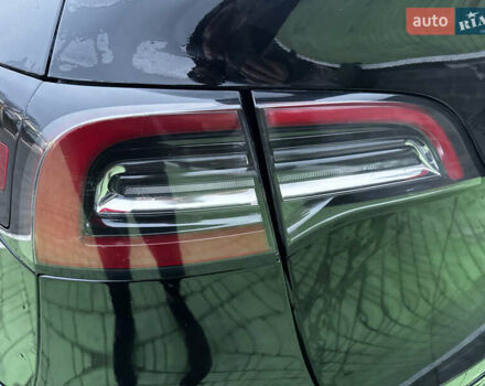 Черный Тесла Model Y, объемом двигателя 0 л и пробегом 85 тыс. км за 28000 $, фото 49 на Automoto.ua