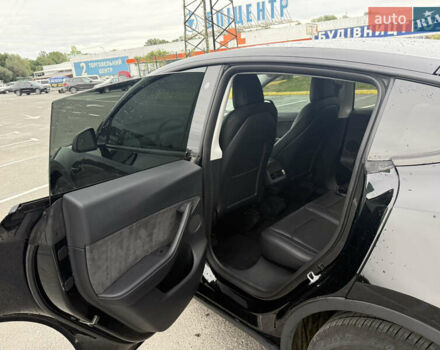 Черный Тесла Model Y, объемом двигателя 0 л и пробегом 65 тыс. км за 27000 $, фото 8 на Automoto.ua